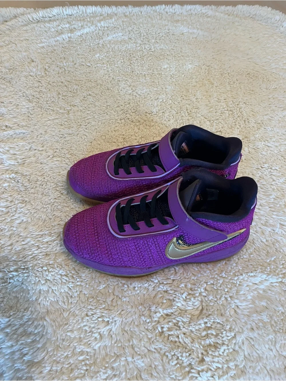 Nike LeBron Pink Diamond Edition Kids Purple Basketball Sneakers Sz 2